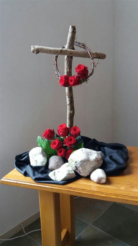 Learn what it takes to save. Goede vrijdag | Church easter decorations, Church altar ...