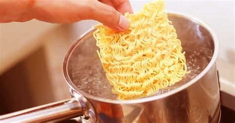 Maybe you would like to learn more about one of these? Waspada, Inilah Bahaya Mie Instan Bagi Kesehatan! - CakWiCak
