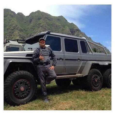 Jurassic World Security Vehicles And Personnel Uniform Jurassic World Movie Image Gallery