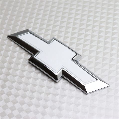 Chevrolet White Front Grille And Rear Bowtie Emblem Set For 2014 2018 Ch