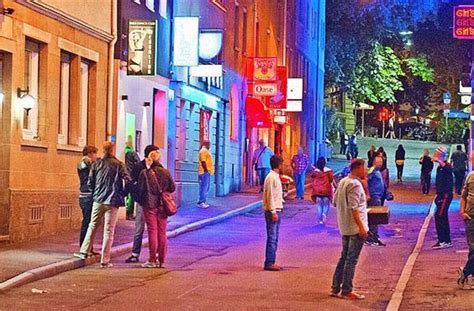 Rotlichtviertel In Stuttgart Unzufriedener Freier Bedroht Prostituierte Stuttgart