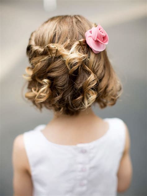 These Are The Cutest Flower Girl Hairstyles And Accessories Youll Ever