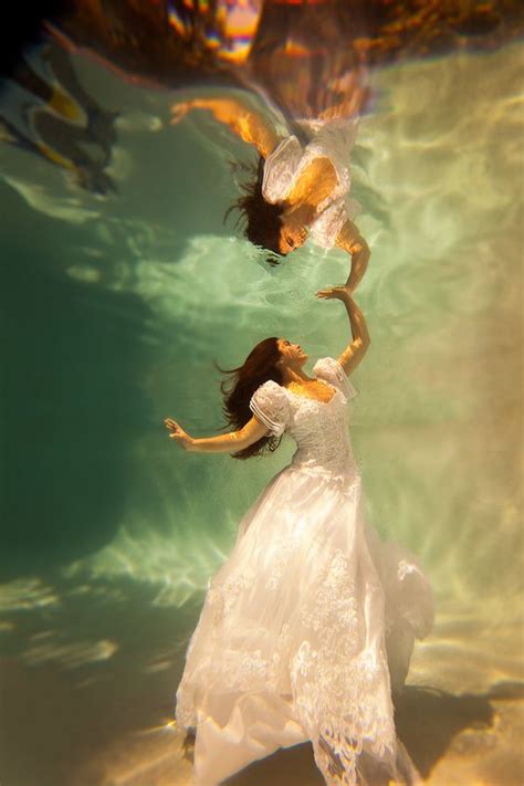 Siblings Photoshoot Ideas At Home Beautiful Underwater Fashion
