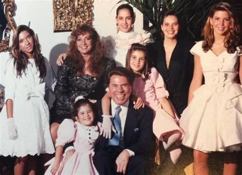 Silvio Santos Aparece Em Foto Antiga E Rara Com As Seis Filhas Bem Novinhas E A Mulher Quem