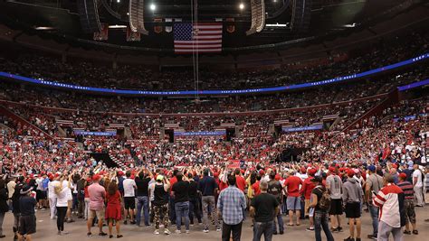 Trumps Florida Rally See Crowd Size And Overflow Photos