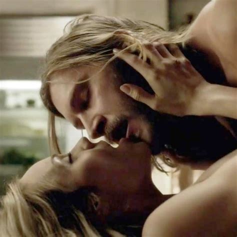 Laura Vandervoort Making Out In Hot Sex Scene From Bitten Series Scandal Planet