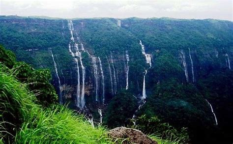 10 Stunning Waterfalls In India To Enjoy The Monsoon