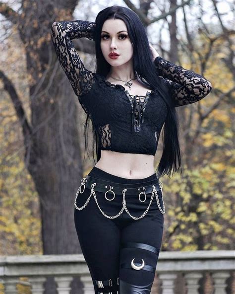 pin by ¡dark gothic macabre on góticas gothic fashion women