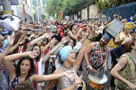 Carnival 2017 In Rio De Janeiro Hosts 75 Blocos Today The Rio Times