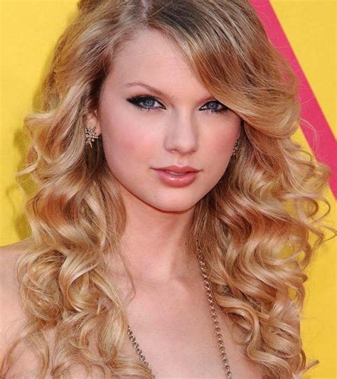 Top 10 Taylor Swift Hairstyles To Inspire You Taylor Swift Curly Hair