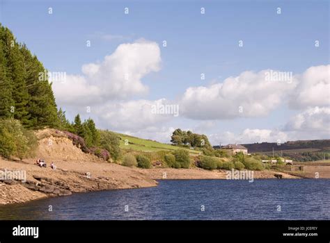 Yorkshire Uk Aug 31 A Sunny Day On The Banks Of Digley Reservoir On