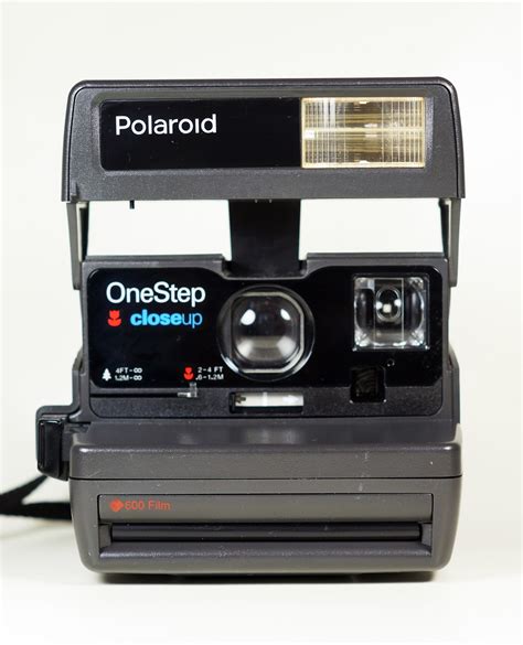 Polaroid Onestep 600 Close Up Instant Film Camera