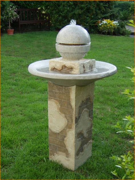 Ein zierbrunnen kann im garten zu einem echten blickfang werden. Zierbrunnen Gartenbrunnen Berlin Garten Brunnen Designer ...