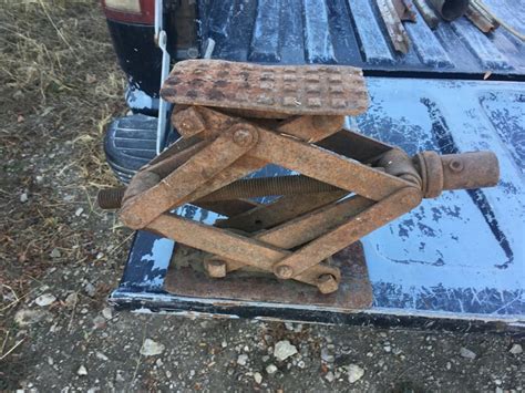 Antique Car Jack: History, Identification and Value Guide