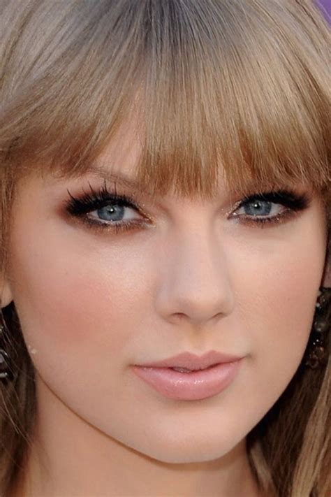 Renew Calm Taylor Swift Makeup Celebrity Beauty Pink Lips