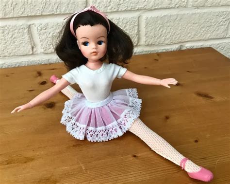 Vintage 1982 Pedigree Active Sindy Ballerina Doll With Pink Ballet