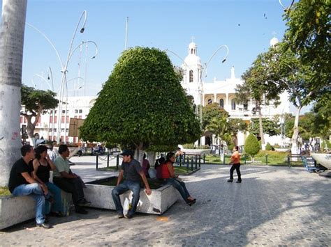 Plaza De Armas De Chiclayo Lambayeque Perú Plaza Rectan Flickr