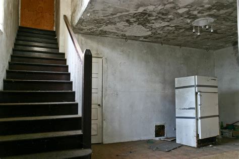Inside Steve Jobs Unearthly Abandoned Mansion He Demolished