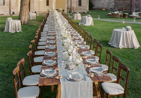 Wedding Tables: Best Seating Arrangement for Intimate Receptions