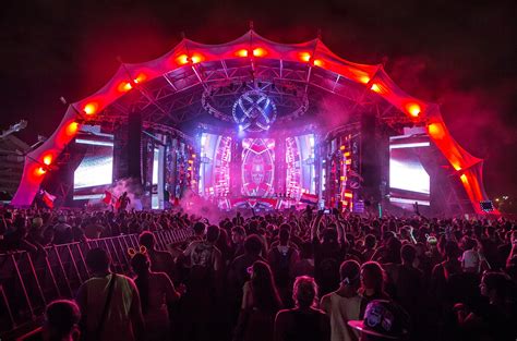 Police Investigate Two Deaths at Sunset Music Festival | Billboard ...