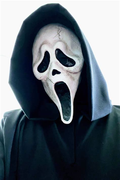 Scary Movies Horror Movies Scream Brandon James Weak In The Knees