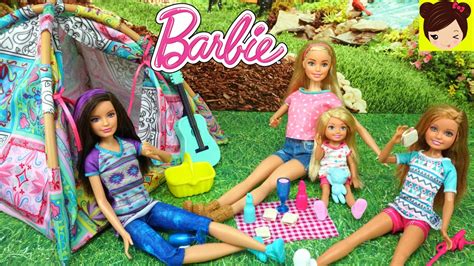 Juegos de vestir a barbie: Barbie y Sus hermanas van de Campanento y Ken les da un ...
