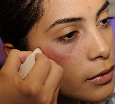 How To Make A Bruise Go Away With Makeup Saubhaya Makeup