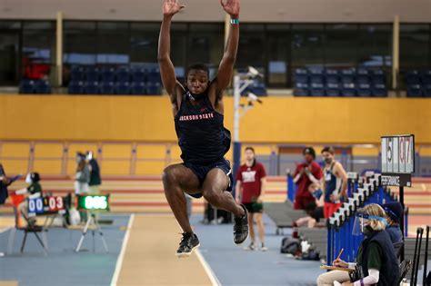 Track And Field Wraps Up Weekend At The Al Schmidt 2021 Bulldog Relays