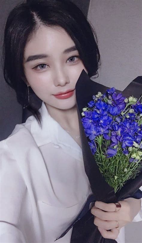 A Flower To Another Flower Asian Beauty Girl Cute Korean Girl