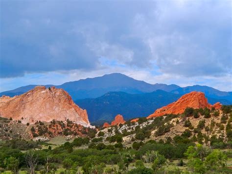 This mountain is easily one of the most famous in the country and world. Impression Evergreen: Pikes Peak - An Inspirational Mountain