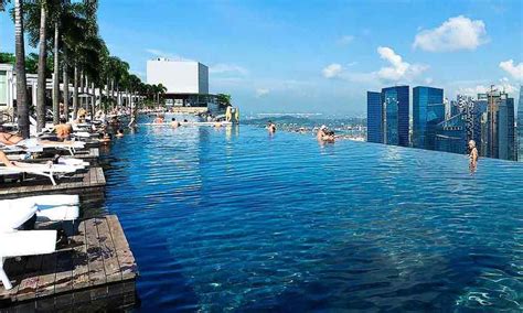 I did all sorts of google searching on the marina bay sands infinity pool, in my dark little hostel bed the few nights before my mission. Marina Bay Sands Infinity Pool - First Stop Singapore