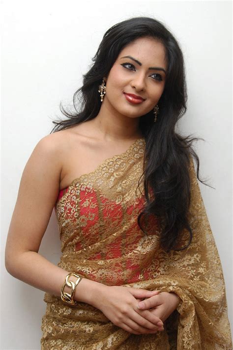 Latest actress in saree and lehenga fashion. Saree Market: Golden Colour Designer Net Sarees Pictures Gallery