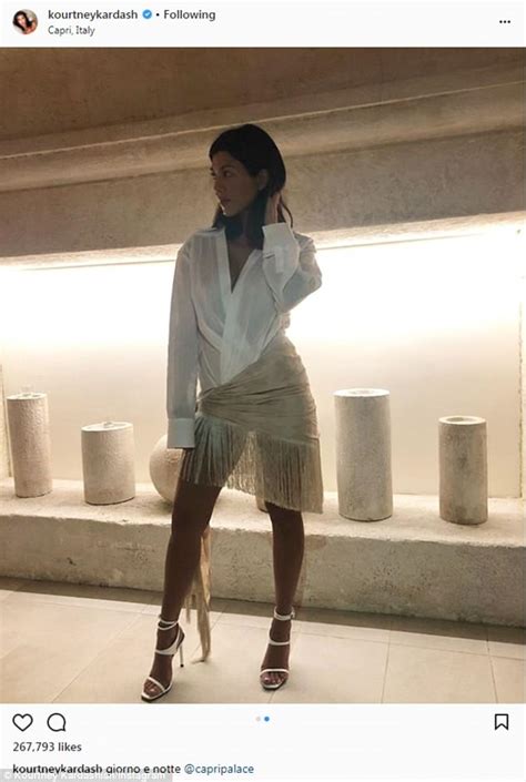 Kourtney Kardashian Is Sexy In White As She Enjoys Capri Daily Mail