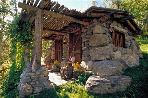 Now This Is A Rock House Cabin In 2019 Stone Cabin Tiny House