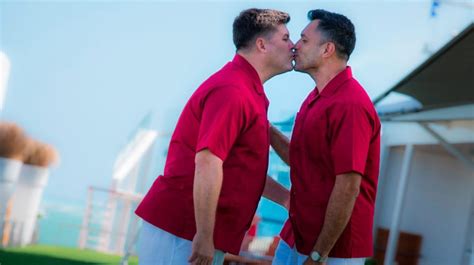 Wedding Bells Same Sex Couple Becomes The First To Tie The Knot On A Cruise Ship Karryon