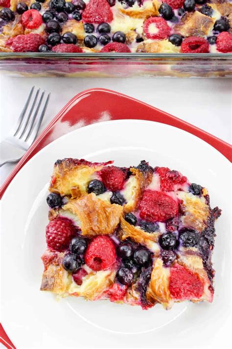 Berry Croissant Breakfast Casserole Dine Dream Discover