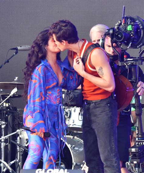 Shawn Mendes Camila Cabello Share Kiss At Coachella One Year After