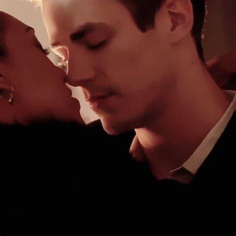 couple kiss and cw bild barry iris the flash grant gustin the flash poster