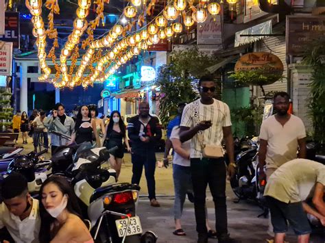 Ho Chi Minh Citys ‘backpacker Area Bustling Again As Bars Reopen