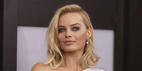 Margot Robbie Shines At The Wolf Of Wall Street Premiere Huffpost