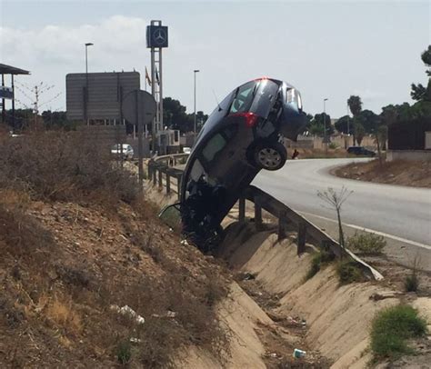 Toque de queda hoy, martes 8 de junio: Espectacular accidente en San Javier | Radio Murcia ...