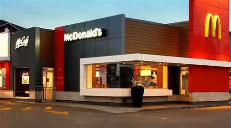 Paralisação dos caminhoneiros deixa McDonald s sem pão Pequenas