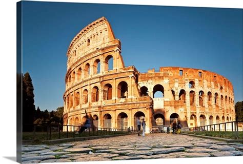 Its coast, overlooking the tyrrhenian sea, boasts 360 kilometers of mainly sandy beaches, dunes, watchtowers and impressive beachfronts. The Colosseum, Roman forum, Rome, Lazio, Italy, Europe ...