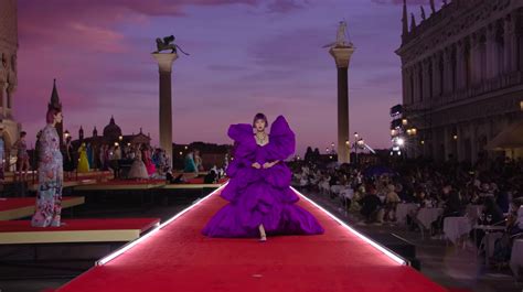 See Dolce Gabbana S Alta Moda Fashion Show In Venice