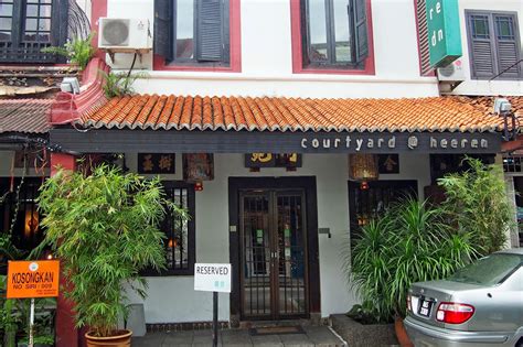 Courtyard @ heeren boutique hotel heeft 15 kamers met airconditioning die zijn voorzien van een kluis en gratis mineraalwater. Malacca 2014 - Courtyard at Heeren Boutique Hotel