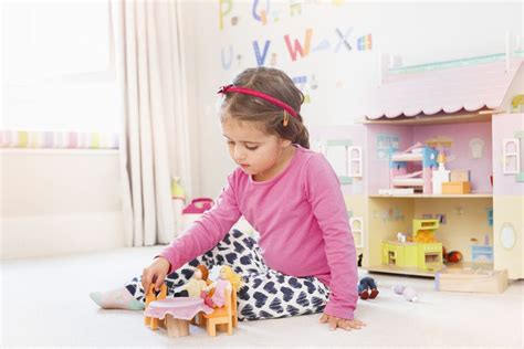 The 18 Best Dollhouses To Buy For Kids In 2018
