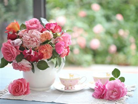 Soluzioni per la definizione *un fiore simile alla tutte le soluzioni per fiori simili alle rose per cruciverba e parole crociate. tea time among roses | Fiori