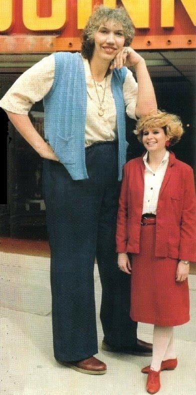Allen Tragedy Of The Tallest Woman In The World Famous All Her Life And Lonely Celebrity