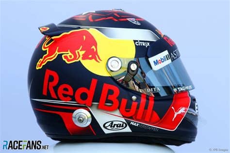 Als coureurs proberen we altijd zoals je kunt zien, is mijn persoonlijke logo daarin verwerkt tot de ogen van de leeuw. Max Verstappen, Red Bull, 2018 helmet · RaceFans
