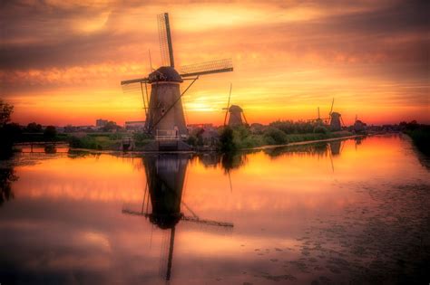 Dutch Sunset A Unesco World Heritage Site The Kinderdijk Has 19